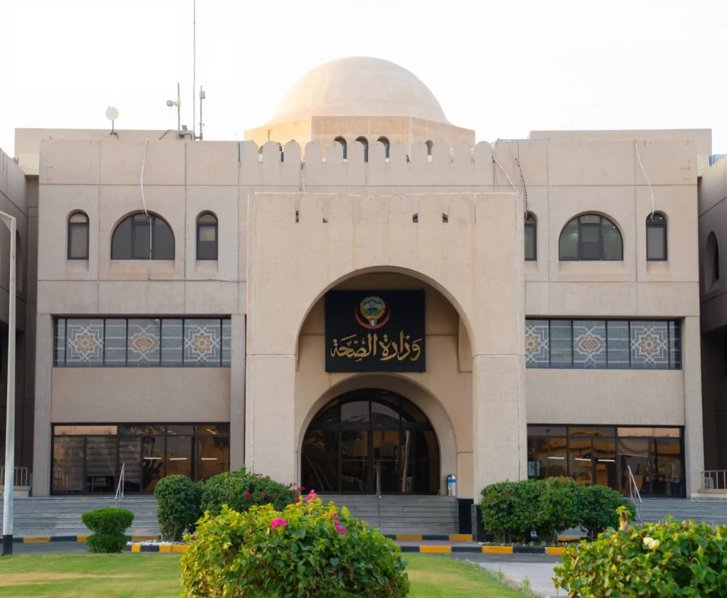 الكويت.. تسمم كحولي يودي بحياة 13 شخصًا ويصيب 21 آخرين بالعمى