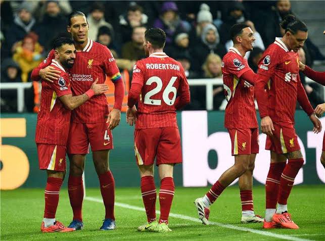 ليفربول على القمة