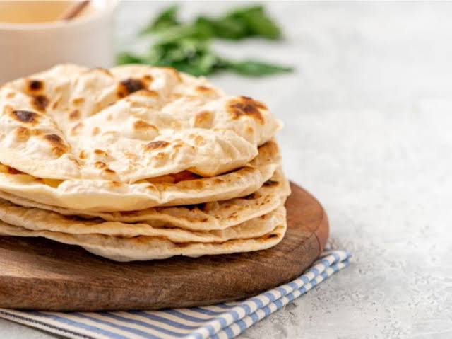 السعرات الحرارية في العيش البلدي