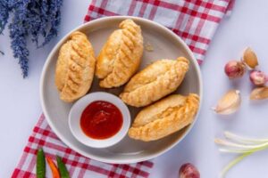 طريقة عمل فطائر البطاطا بالقرفة والعسل