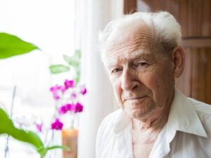 رؤية الرجل العجوز في المنام