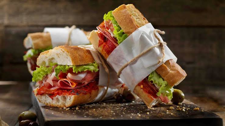 أطعمة قد تزيد خطر الإصابة بالخرف