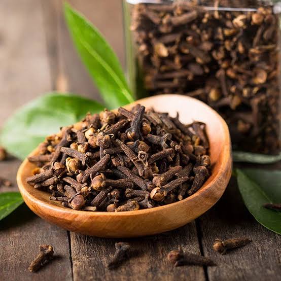 سر القرنفل السحري لشعر ناعم